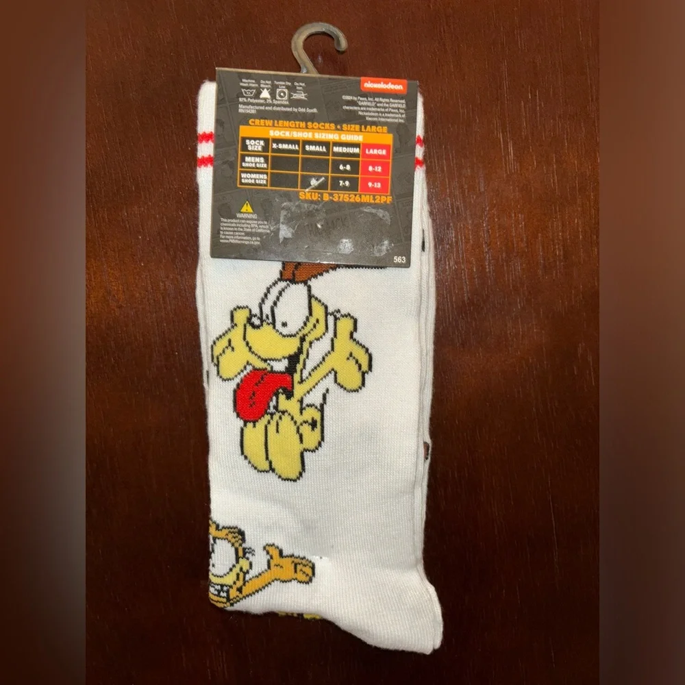GARFIELD NOVELTY CREW SOCKS NWT MEN’S SHOE SIZE 8-12